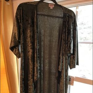 UNICORN GREEN VELVET LULAROE SHIRLEY SMALL!!